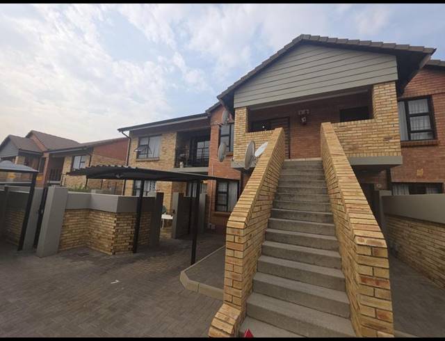 2 BEDROOM TOWNHOUSE FOR SALE IN MEYERSDAL